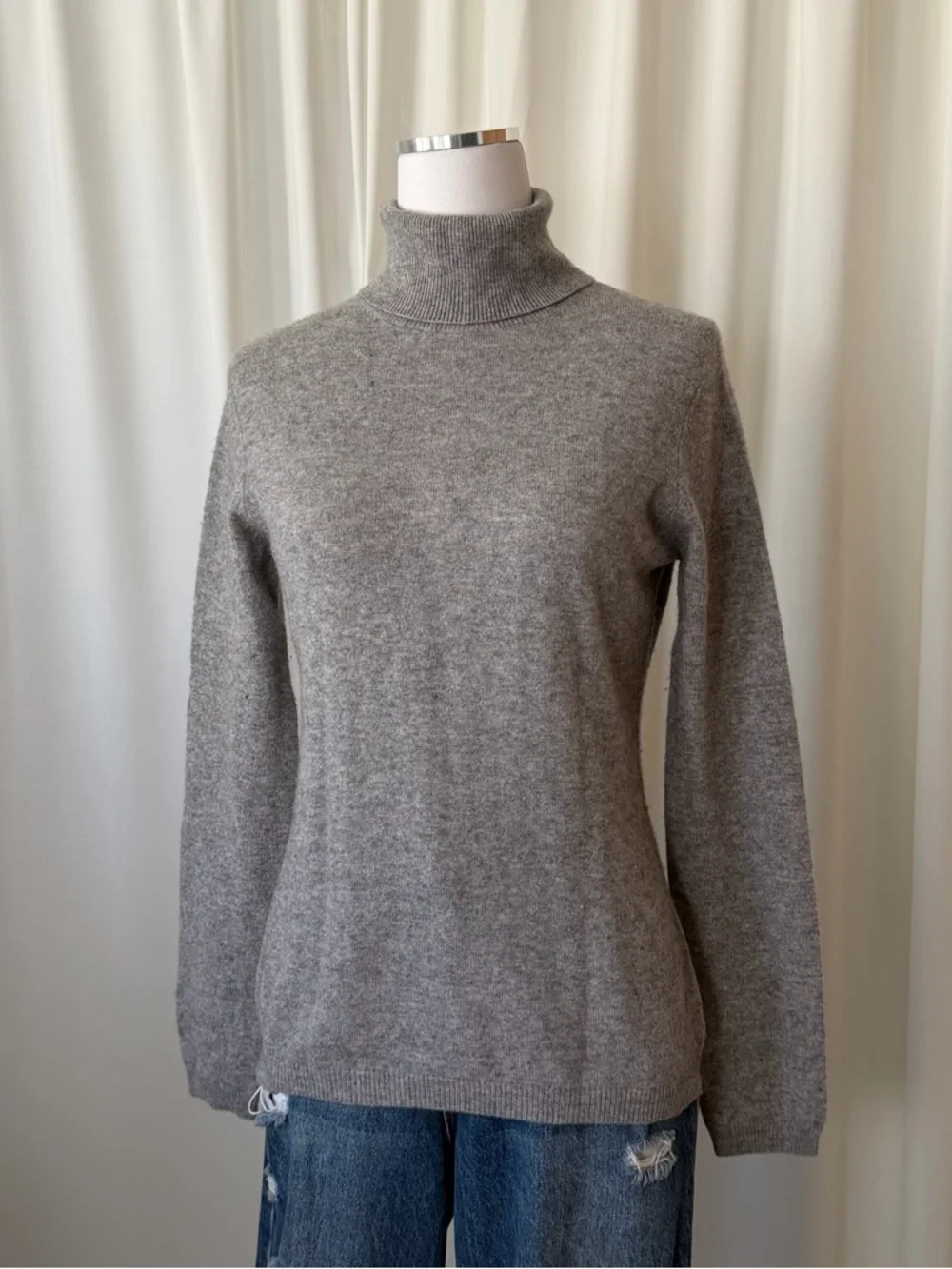 Sofia Cashmere Grey Turtleneck Sweater 100% Cashmere Size Medium. - Picture 3 of 12